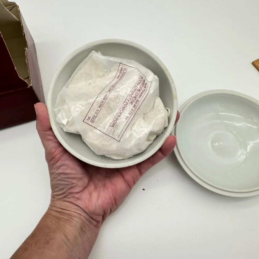 Elizabeth Arden Powder Bowl Memoire Cherie Moon-Dynasty Porcelain Vintage Japan